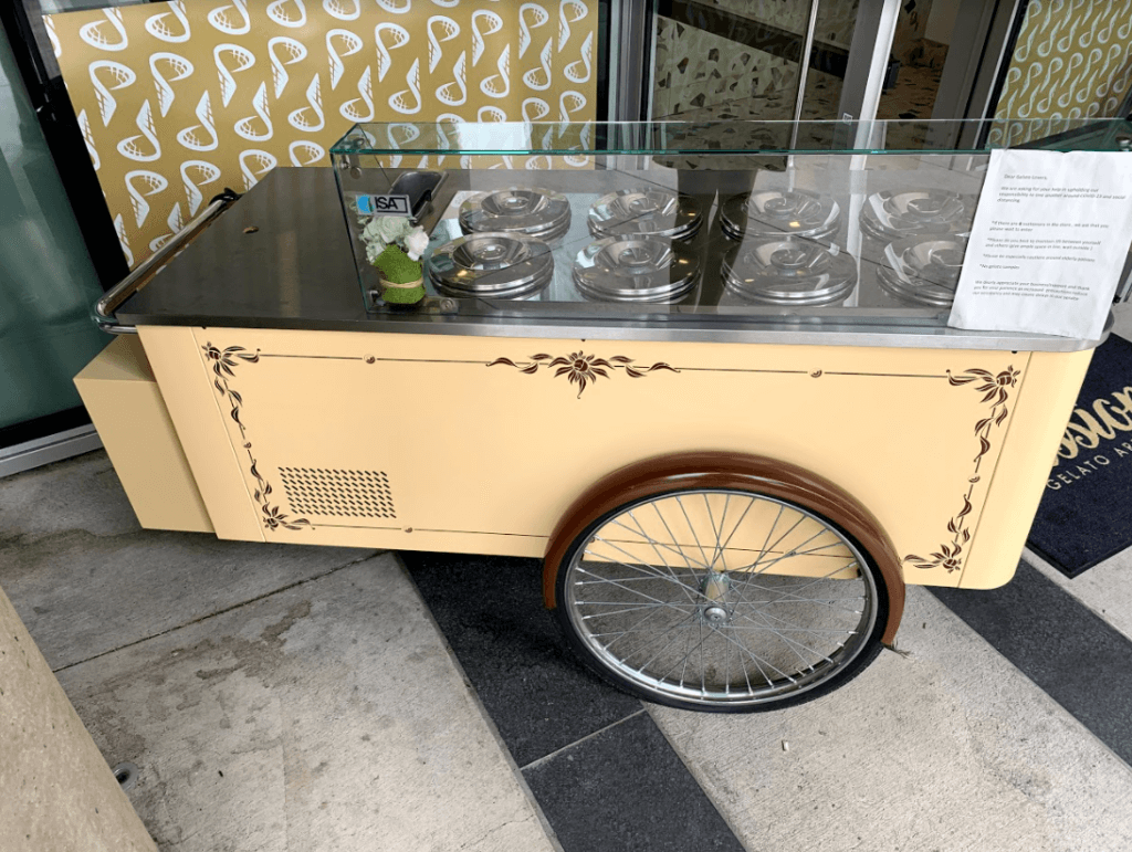 ice cream bar outside Passione Gelato