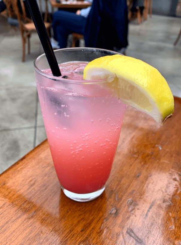 raspberry lemonade mocktail 