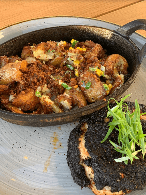 Cajun chicken with mashed potatoes