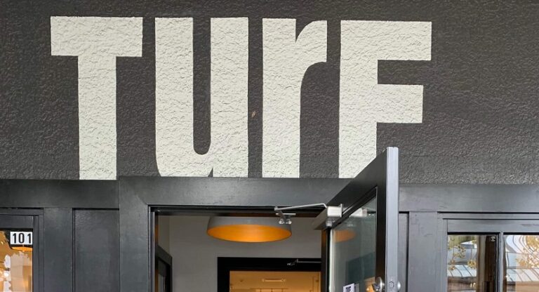 Read more about the article Turf Bistro in Kitsilano