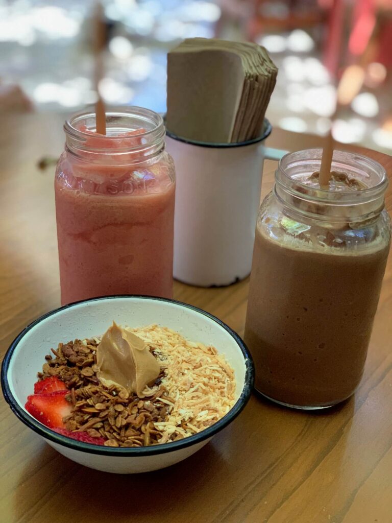 acai bowl and smoothies El Cafecito de Mita