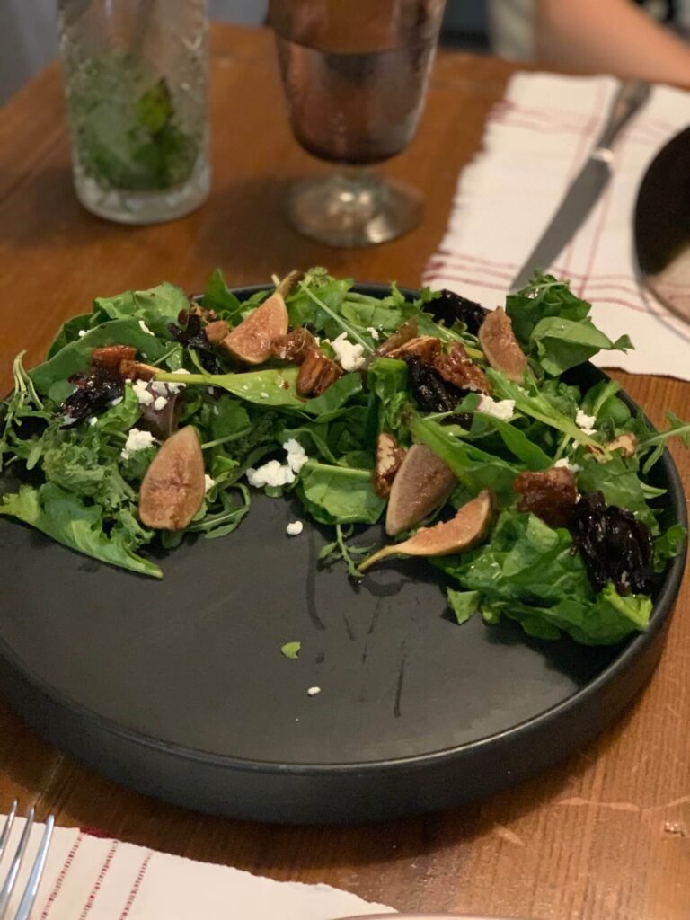 a plate of salad at MMugazz Bucerias